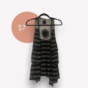 Size: Large Stripes Sleeveless Vest